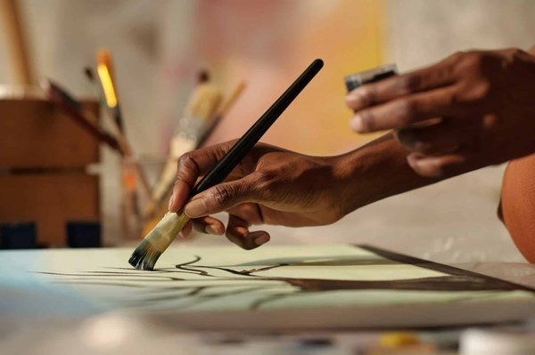 Quels sont les impacts des activités artistiques sur le développement émotionnel des enfants en bas âge?